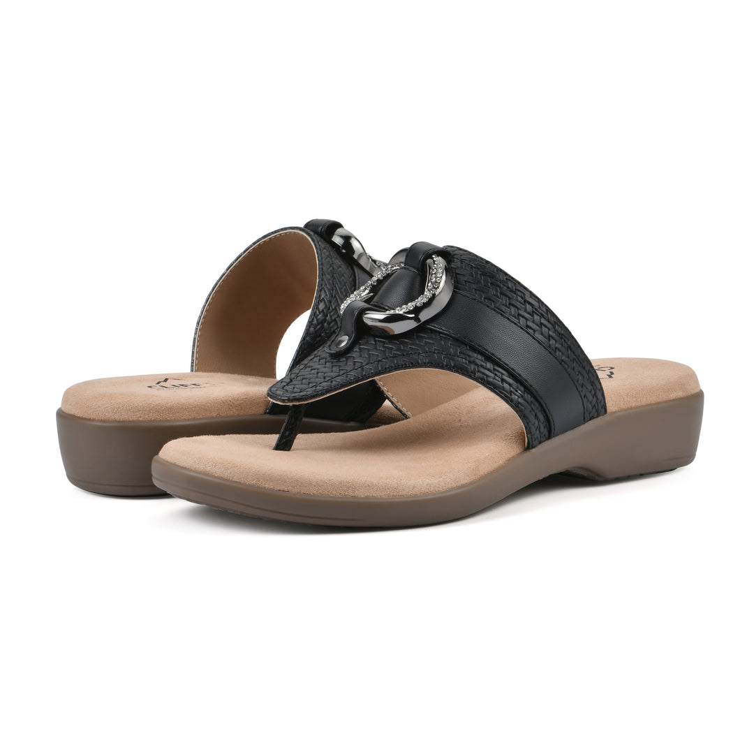 Cliffs by White Mountain Sandales plates carrées pour femme, Noir/lisse, 7,5 Cliffs by White Mountain Sandales plates carrées pour femme, Noir/lisse, 7,5